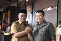 Gubernur Kalsel, H Sahbirin.Noor bersama Kepala BNPB RI Letjen TNI Suhayanto, saat melakukan rakor karhutla di Kalsel. (SuarIndonesia/Ist)