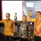 Bank Kalsel berhasil memboyong tiga penghargaan ajang prestisius TOP BUMD Awards 2024 di Hotel Raffles Jakarta, Rabu (20/03/2024). (SuarIndonesia/ist)