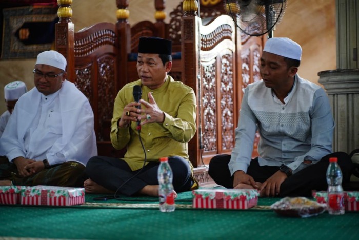 rangkaian Safari Ramadan yang ke empat, Bupati Balangan, Abdul Hadi melakukan kunjungannya ke Masjid As Sa’adah di Kelurahan Batu Piring, Kecamatan Paringin Selatan. (SuarIndonesia/adv)