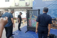 Kantor Wilayah DJBC Kalimantan Bagian Selatan (Kalbagsel), melaksanakan pemusnahkan barang milik Negara hasil penindakan di Bidang Kepabeanan dan Cukai dari tahun 2022 hingga tahun 2023, rokok, minuman keras (miras) dan lain-lain, Selasa (26/3/2024) (SuarIndonesia/DO)