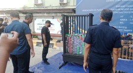 Kantor Wilayah DJBC Kalimantan Bagian Selatan (Kalbagsel), melaksanakan pemusnahkan barang milik Negara hasil penindakan di Bidang Kepabeanan dan Cukai dari tahun 2022 hingga tahun 2023, rokok, minuman keras (miras) dan lain-lain, Selasa (26/3/2024) (SuarIndonesia/DO)