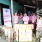 Yayasan Kemala Bhayangkari Cabang Kota Banjarmasin melaksanakan bakti sosial dengan memberikan tali asih dan paket sembako ke sejumlah rumah warga yang kurang mampu dan sakit di kawasan Banjarmasin Timur, Senin (25/3/2024).. (SuarIndonesia/YI)