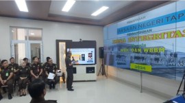 - Verifikasi lapangan dalam rangka pelaksanaan penilaian oleh Tim Penilai Internal (TPI) pembangunan Zona Integritas (ZI) menuju Wilayah Bebas Korupsi (WBK)/ Wilayah  Birokrasi Bersih Melayani (WBBM) pada satuan kerja Kejaksaan, Rabu (27/3/2024). (SuarIndonesia/Ist)