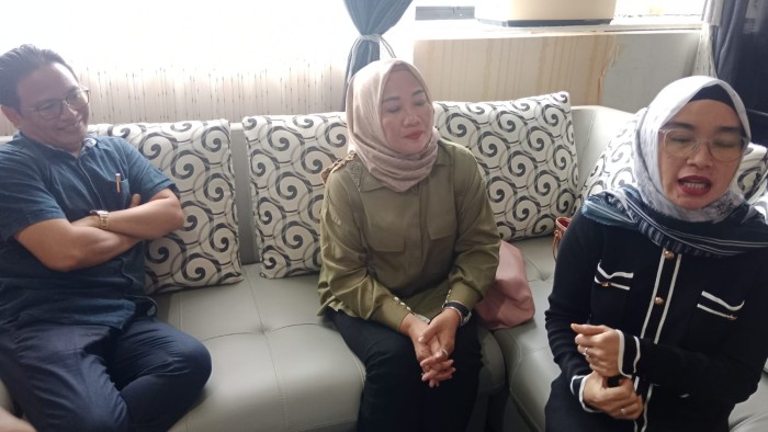 Wakil Ketua Pansus IV DPRD Provinsi Kalimantan Selatan (Kalsel) Gina Mariati pertanyakan adanya ketidaksamaan data Laporan Keterangan pertanggungjawaban (LKPj) Kepala Daerah. (SuarIndonesia/HM)