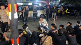 Kepolisan melaksanakan patroli skala besar cipta kondisi, gabungan Polda Kalsel dan Polresta Banjarmasin, Sabtu . (31/3/24) malam. (SuarIndonesia/Ist)