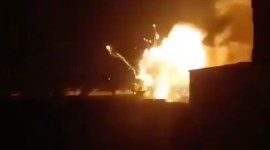 Serangan udara Israel menerangi langit malam di Aleppo, Suriah, pada dini hari Jumat (29/3/2024) pagi. [Foto: X.com]