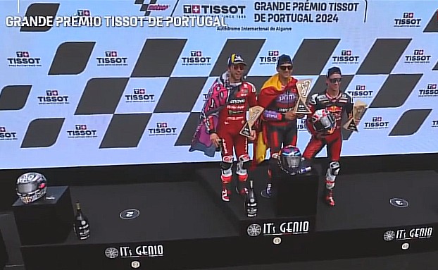 Jorge Martin juara MotoGP Portugal 2024, Enea Bastianini finis kedua, dan debutan Pedro Acosta melengkapi podium ketiga. [Screenshot :  MotoGP Live]