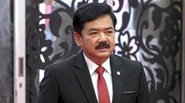 Menko Polhukam Hadi Tjahjanto bakal meminta penjelasan dari KPU terkait hilangnya grafik perhitungan suara Pilpres dan Pileg 2024 dalam laman Sirekap. (AFP/Bay Ismoyo]