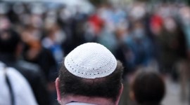 Foto Ilustrasi. Kippah penutup kepala yang dikenakan pria Yahudi. [dok. Ina FASSBENDER/AFP/File Photo]
