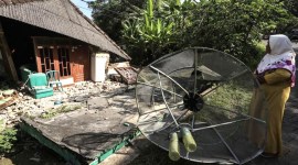 Gempa bumi di Bawean, Jawa Timur. [ANTARA FOTO/Rizal H]