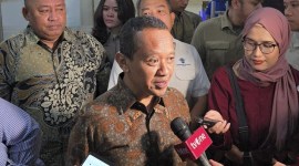 Menteri Investasi Bahlil Lahadalia mendatangi Bareskrim Polri guna melaporkan sejumlah orang yang mencatut namanya untuk meminta uang dari pengusaha tambang, Selasa (19/3/2024). [CNNIndonesia/Taufiq H]