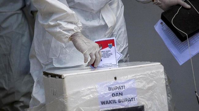 
Foto Ilustrasi. Ada syarat batas usia minimal bagi orang yang ingin menjadi calon kepala daerah di Pilkada 2024. [ANTARA FOTO/MUHAMMAD BAGUS KHOIRUNAS]