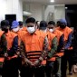 Sejumlah tersangka dalam kasus dugaan pungutan liar (pungli) di Rutan KPK. [ANTARA Foto/Reno Esnir]