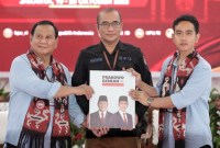 Komisi Pemilihan Umum (KPU) menetapkan pasangan calon nomor urut 2 Prabowo Subianto-Gibran Rakabuming Raka sebagai pemenang Pilpres 2024 dalam satu putaran. [CNNIndonesia/Adhi W]