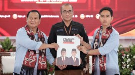 Komisi Pemilihan Umum (KPU) menetapkan pasangan calon nomor urut 2 Prabowo Subianto-Gibran Rakabuming Raka sebagai pemenang Pilpres 2024 dalam satu putaran. [CNNIndonesia/Adhi W]
