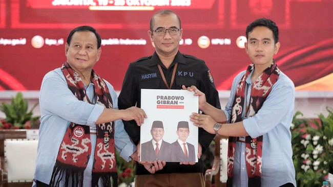 Komisi Pemilihan Umum (KPU) menetapkan pasangan calon nomor urut 2 Prabowo Subianto-Gibran Rakabuming Raka sebagai pemenang Pilpres 2024 dalam satu putaran. [CNNIndonesia/Adhi W]