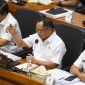 Mendagri Tito Karnavian menyampaikan pandangannya dalam rapat kerja mengenai kelanjutan Rancangan Undang-Undang Daerah Khusus Jakarta (RUU DKJ) bersama Baleg DPR dan DPD di kompleks Parlemen, Jakarta. [CNNIndonesia/Aditya Pradana P]