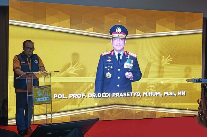Asisten Kapolri Bidang Sumber Daya Manusia (SDM), Irjen Pol Dedi Prasetyo, memberi sambutan dalam peluncuran skuad klub bola voli Jakarta Bhayangkara Presisi (JBP) dan Jakarta Popsivo Polwan (JPP) di Jakarta, Selasa (24/4/2024). [ANTARA/Donny Aditra]
