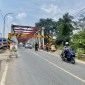 Hingga saat ini portal yang dipasang di Jembatan Paringin Kabupaten Balangan Provinsi Kalimantan Selatan (Kalsel) masih terpasang. (SuarIndonesia/RJ)