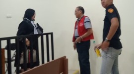 Penasihat hukum Lian Silas, Ernawati dan rekan meminta kepada majelis hakim yang dipimpin hakim Jamser Simanjuntak, untuk mengembalikan sebagian harta yang disita penyidik bisa dikembalikan kepada terdakwa., Kamis (18/4/2024) (SuarIndonesia/HD)