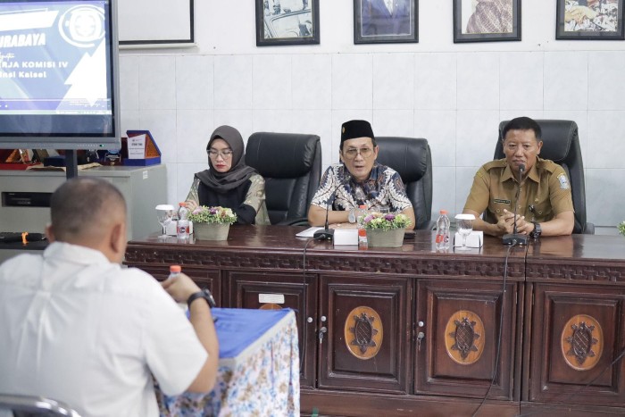 Komisi IV berkunjung ke SMAN 5 Surabaya di Jawa Timur (Jatim) untuk mempelajari sistem belajar mengajar, dari program, administrasi hingga anggaran, Selasa (23/4/2024) (SuarIndoesia/Ist)