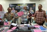 Jajaran Sat Reskrim Polresta Banjarmasin berhasil mengungkap sekaligus menangkap pelaku pembunuhan dengan mata luka sebanyak 38 tusukan (SuarIndonesia/YI)