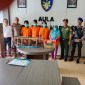 Jajaran Satuan Polisi Perairan dan Udara (Satpolairud) Polresta Banjarmasin, mengamankan empat tersangka tersangka penjual satwa yang dilindungi (SuarIndonesia/DO)