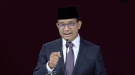 Anies Baswedan mengucapkan selamat kepada presiden terpilih Prabowo Subianto dan wakil presiden terpilih Gibran Rakabuming Raka. [Tangkapan layar youtube KPU RI]