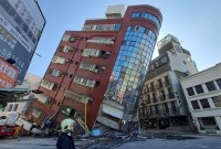 Gedung-gedung miring di Taiwan. [BBC World]