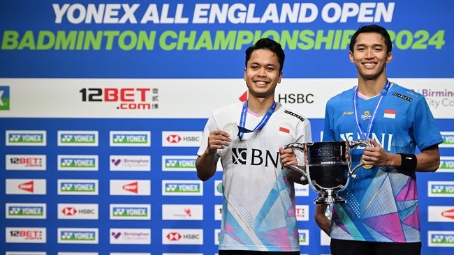 Jonatan Christie dan Anthony Ginting lolos ke Olimpiade 2024. (SuarIndonesia/AFP/JUSTIN TALLIS)


