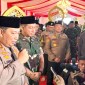 Kapolri Jenderal Pol Listyo Sigit Prabowo dan Panglima TNI Jenderal TNI Agus Subiyanto memberikan keterangan kepada wartawan usai acara buka puasa bersama TNI-Polri di Jakarta, Selasa (2/4/2024). Kapolri mengaku dengan senang hati hadir sebagai saksi dalam sidang Perselisihan Hasil Pemilihan Umum (PHPU) presiden dan wakil presiden 2024 di Mahkamah Konstitusi (MK). [ANTARA/Laily Rahmawaty]
