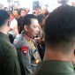 Kapolri Jenderal Listyo Sigit Prabowo saat meninjau pelaksanaan mudik Lebaran 1445 H/2024 di Pelabuhan Merak. Kapolri meminta seluruh jajaran agar dapat mengantisipasi adanya antrean panjang kendaraan di seluruh pelabuhan selama periode mudik Lebaran 2024. [ANTARA FOTO/MANSYUR]