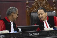 Hakim MK Saldi Isra singgung pemohon yang menggugat hasil Pemilu atau Pileg 2024. [ANTARA FOTO/ADITYA PRADANA PUTRA]
