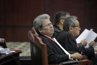 Kuasa hukum Ganjar-Mahfud, Todung Mulya Lubis mendorong Ketua Mahkamah Konstitusi (MK) menghadirkan Presiden Joko Widodo (Jokowi) dalam sidang gugatan hasil Pilpres 2024. [CNNIndonesia/Adhi Wicaksono]