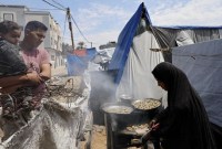 Suasana di Gaza jelang Idul Fitri 2024 di bawah serbuan Israel. Sekjen PBB prihatin banyak muslim yang belum bisa merayakan idul fitri dengan layak. ( SuarIndonesia/REUTERS/Mohammed Salem)