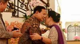 Prabowo Subianto menghadiri perayaan ulang tahun Mantan Istri Titiek Soeharto. (Instagram @Prabowo) Foto: Prabowo Subianto menghadiri perayaan ulang tahun Mantan Istri Titiek Soeharto. (Instagram @Prabowo)