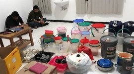 Rumah produksi narkoba jenis ekstasi di Sunter itu dikendalikan langsung oleh Fredy Pratama dari Bangkok, Thailand dengan menggunakan aplikasi BBM. [CNNIndonesia/Damar]