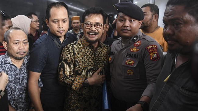 KPK usut dugaan keterlibatan keluarga Syahrul Yasin Limpo dalam tindak pidana pencucian uang. [ANTARA FOTO/AKBAR NUGROHO GUMAY]