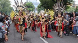 Keikutsertaan kontingen Kalimantan Tengah dalam rangkaian Puncak Peringatan Hari Kesatuan Gerak (HKG) PKK ke-52 dan Jambore Nasional Kader PKK 2024 yang digelar di Taman Balekambang Solo, 14-16 Mei 2024. [ANTARA/HO-Pemprov Kalteng]