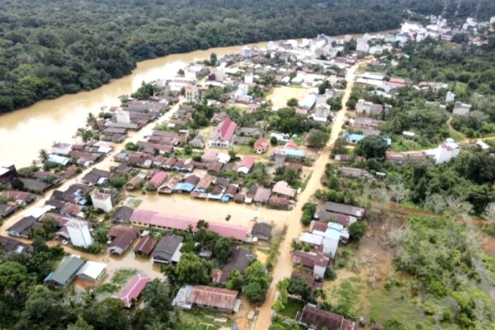 Foto udara kondisi banjir di Desa Tumbang Sangai Kecamatan Telaga Antang, Senin (27/5/2024). [ANTARA/HO-BPBD Kotim]