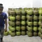 Direktur Utama Pertamina Patra Niaga Riva Siahaan mengatakan pembelian LPG 3 kilogram (kg) wajib menggunakan KTP mulai 1 Juni mendatang. [CNNIndonesia/Adhi W]