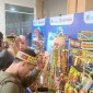 Pameran produk UMKM lokal Kaltim pada Rakornas Kearsipan ANRI di Hotel Mercure Samarinda diminati para pengunjung. [ANTARA/Ahmad Rifandi]