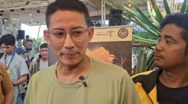 Menparekraf Sandiaga Salahuddin Uno menyediakan fasilitas sentra ekonomi kreatif untuk UMKM saat Upacara Kemerdekaan RI di IKN. [ANTARA/Muhammad Solih J]
