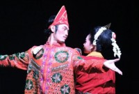 Tari Tradisional Banjar, Kalsel Tirik Lalan yang ditampilkan di Taman Budaya dalam lomba tari tingkat pelajar dan mahasiswa pada Senin (27/5/2024). [ANTARA/HO-MC Kalsel]