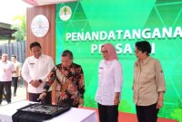 Wamen LHK resmikan pusat daur ulang sampah di Kota Palangka Raya, Kalimantan Tengah, Rabu (29/5/2024). [ANTARA/Rendhik Andika]