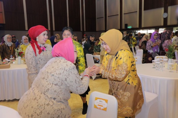 Hj. Raudatul Jannah atau Acil Odah ketika hadir di Halalbihalal 1445 H / 2024 M Kerukunan Bebuhan Banjar (KBB) Jakarta, Bogor, Depok, Tanggerang dan Bekasi (Jabodetabek) di Auditorium Dr. Soedjarwo Gedung Manggala Wanabakti, Jakarta Pusat sangat terasa pada Sabtu (4/5/2024) (SuarIndonesia/Adv)