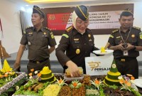 Keluarga besar Kejaksaan Negeri Banjarmasin, merayakan Hari Jadi Persatuan Jaksa Indonesia (PERSAJA) ke-73 Tahun 2024, yang dilakukan secara sederhana dengan sebuah apel di  Aula Kejaksaaan, Senin (6/5/2024 ((SuarIndonesia/Ist)