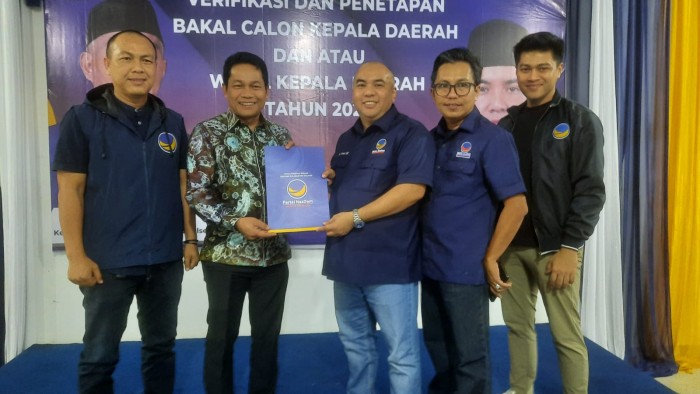 Bakal calon petahana Pilkada Balangan, Abdul Hadi, secara resmi Selasa (7/5/2024) mendaftar melalui DPW Partai NasDem Kalsel (SuarIndonesia/Ist)