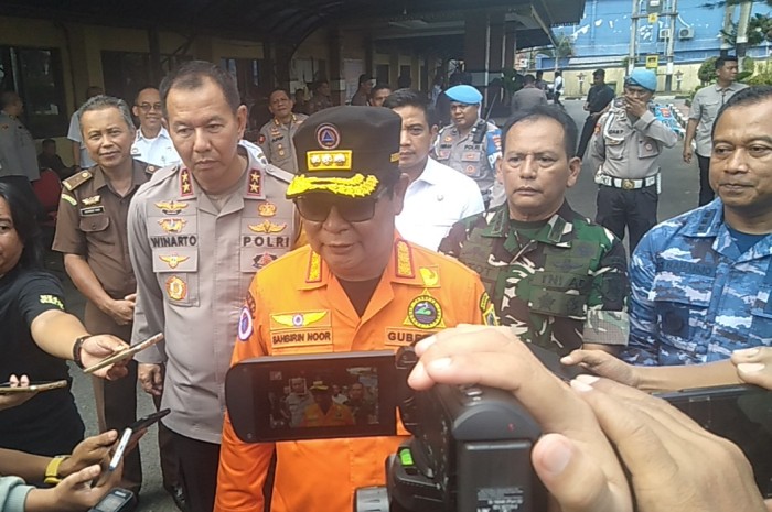 Gubernur Kalsel,, H Sahbirinn Noor didampingi Kapolda, Irjen Pol Winarto, usai pemusnahan narkoba, Rabu (8/5/2024) (SuarIndonesia/ZI) 