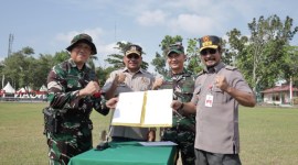Pembukaan TNI Manunggal Masuk Desa (TMMD) yang ke-120 Amuntai Kabupaten HSU di Lapangan sepakbola Pahlawan jalan Murung Sari, (SuarIndonesia/Ist)